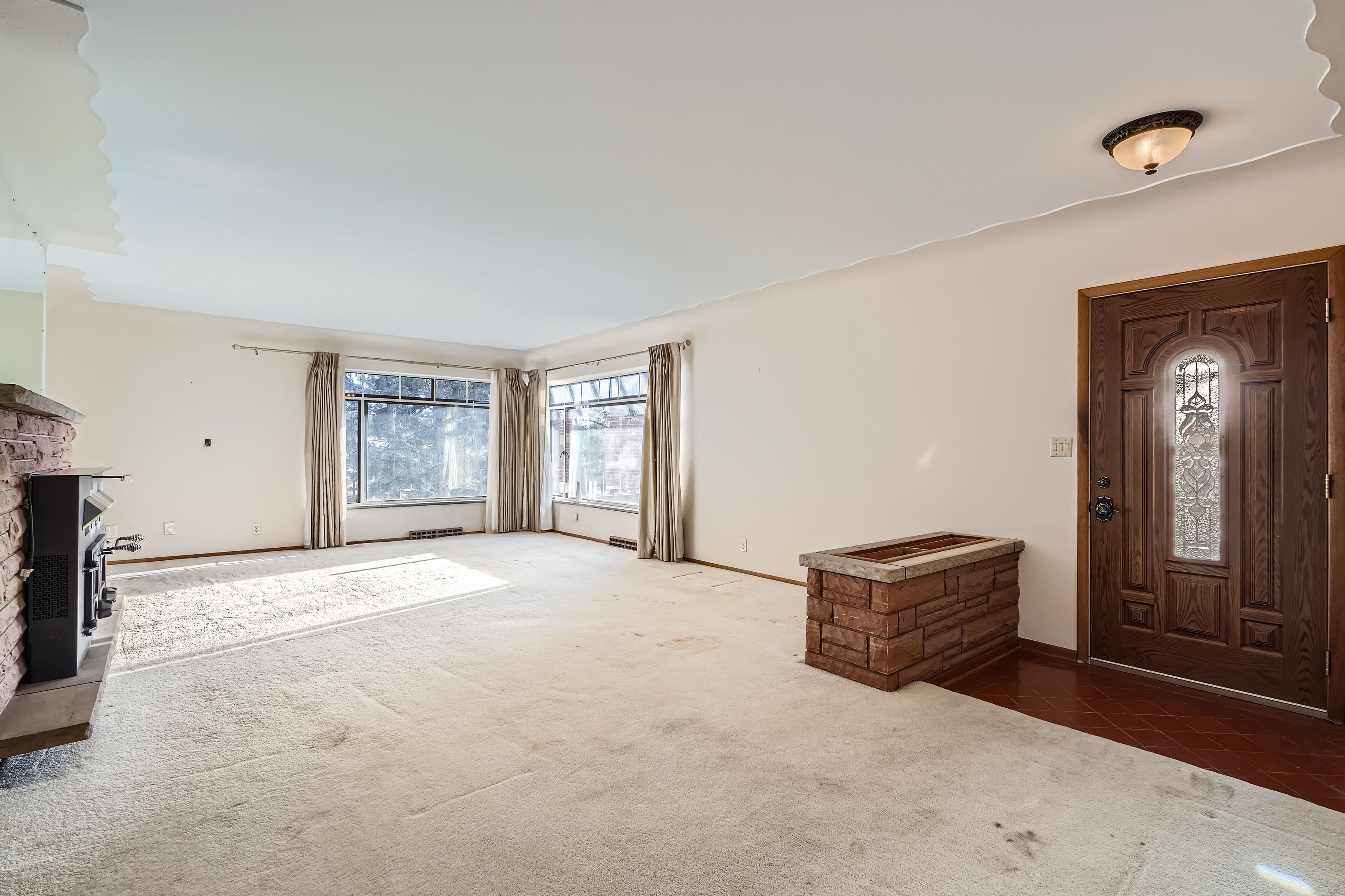 09 Living Room.jpg